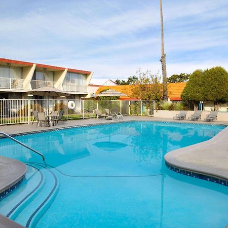 Travelodge By Wyndham Monterey Bay מראה חיצוני תמונה