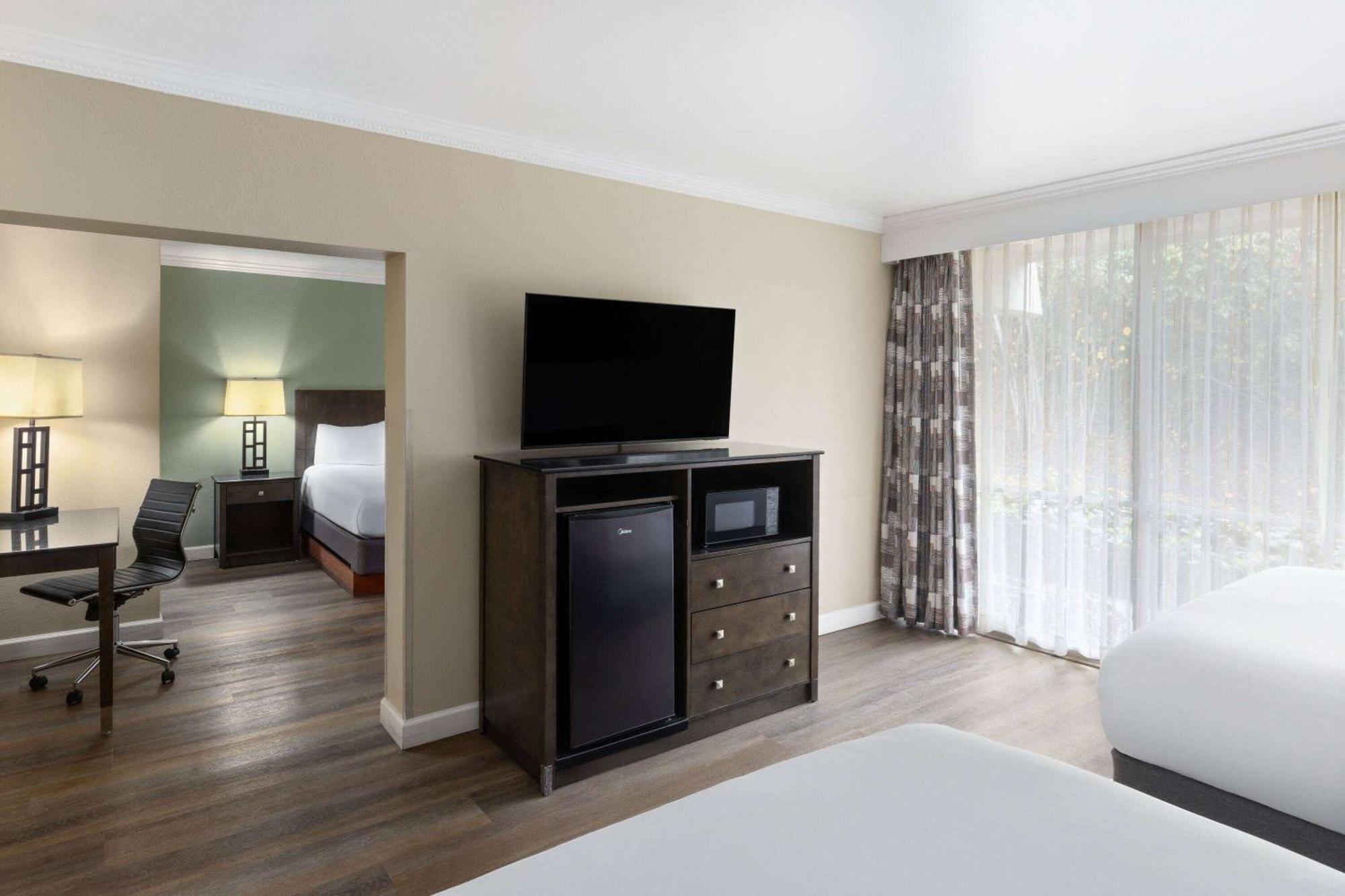 Travelodge By Wyndham Monterey Bay מראה חיצוני תמונה